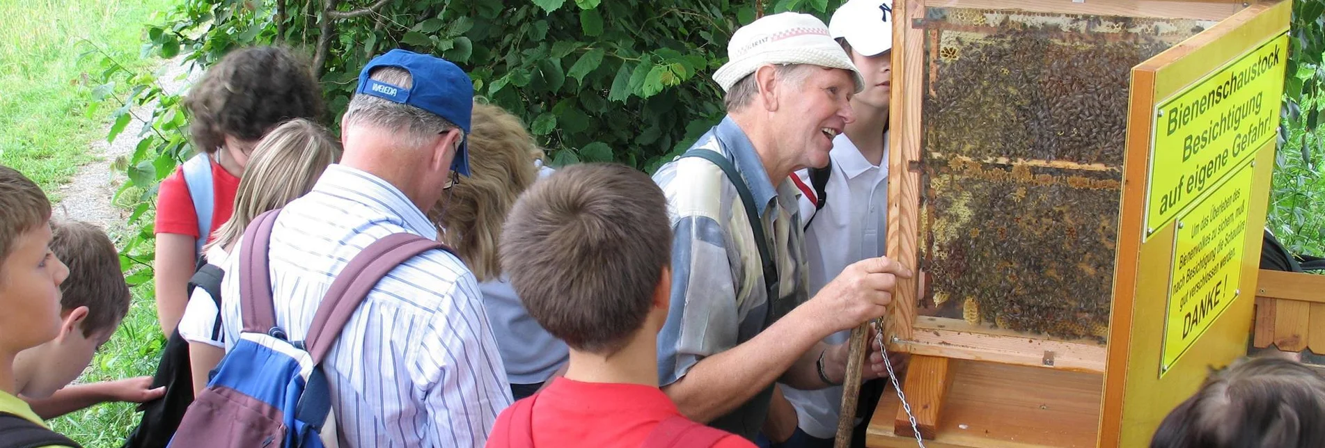 Familienwanderwege Lehrpfad Bienen- und Hummelschaupfad - Touren-Impression #1 | © Josef Moritz