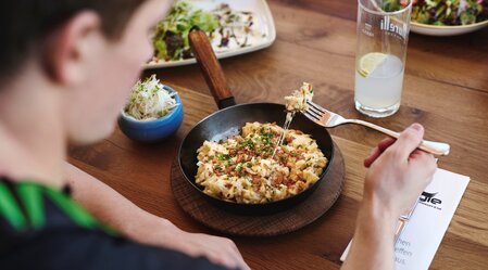 Cheese spaetzle at the Eagle on the Kreischberg | © Region Murau | Michael Königshofer