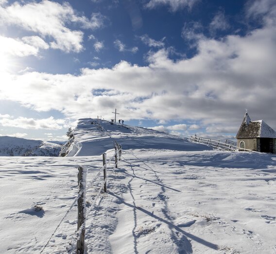 Skitour to the Frauenalpe with Apollonia-chapel | © Steiermark Tourismus | Tom Lamm