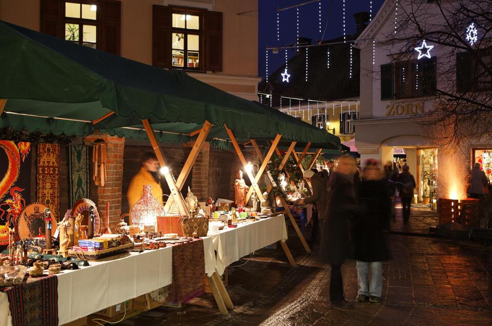 Weihnachtsmarkt_Stand_Osteiermark