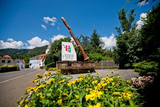 Österr. Blasmusikmuseum-Klarinette Ortseinfahrt | © Holzwelt Murau