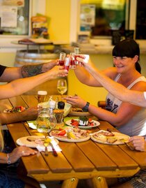 Auf der Terrasse | © Camping am Badesee | Tom Lamm | © Camping am Badesee