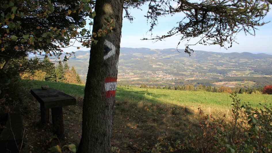 Rastplatz Jochbauer Höhe_Markierung_Oststeiermark | © Hermann Auerbäck