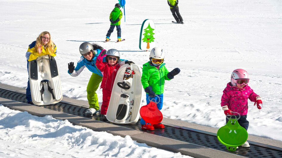 Teichalmlifte_Zauberteppich mit Kids_Oststeiermark | © Naturpark Almenland