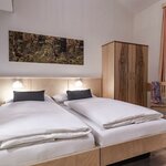 Bild von Zweibettzimmer mit Dusche, WC | © JUFA Hotel Weitental/Bruck a.d.Mur