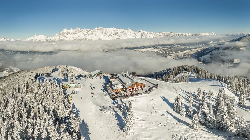 Das herrliche Panorama auf der Hochwurzen bietet einen atemberaubenden Ausblick.