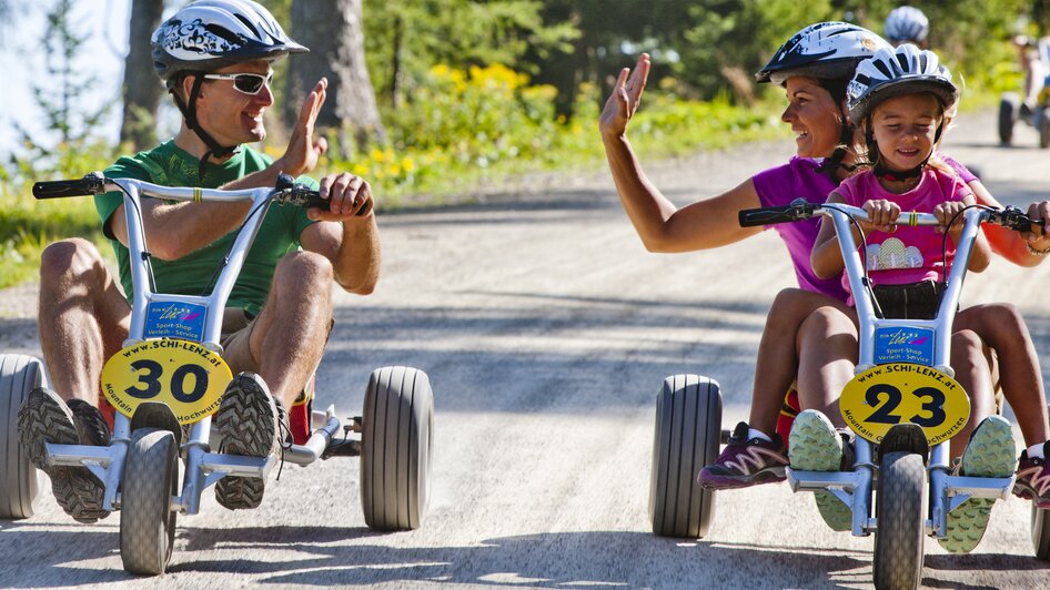 Unsere 7 Kilometer lange Go-Kart-Bahn bietet Spaß und Freude für Jedermann.